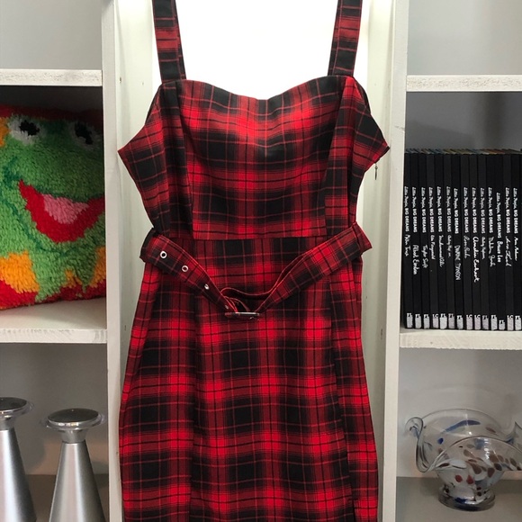 H&M Dresses & Skirts - H&M Red and Black Plaid Midi Dress with Belt